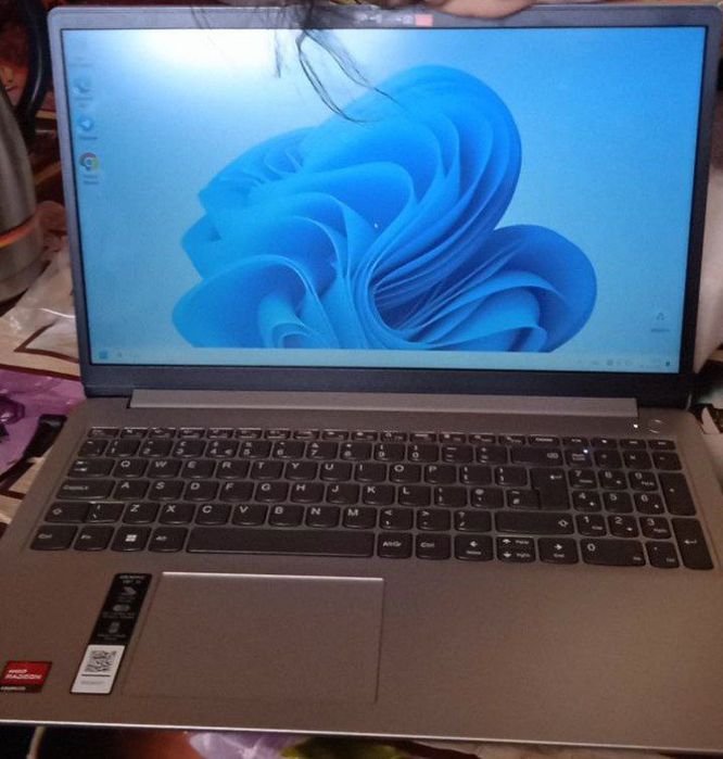 Notebook Lenovo yangi