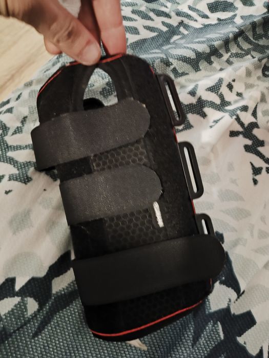 Orteză de încheietură mână – susținere și imobilizare