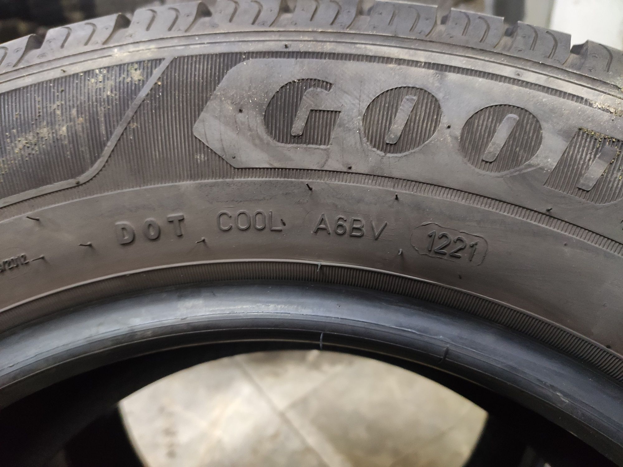 2бр Летни Гуми 215 65 16С - Goodyear