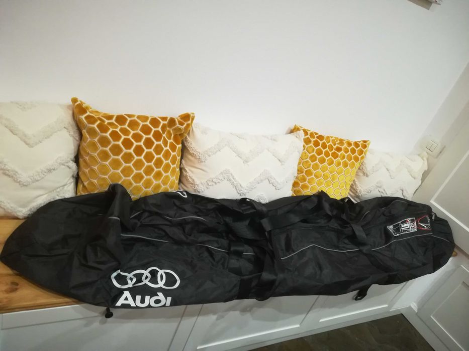 Geanta schiuri  Audi originala