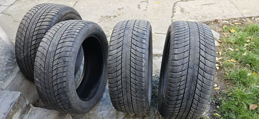 Vând Anvelope iarna Bridgestone R19!
