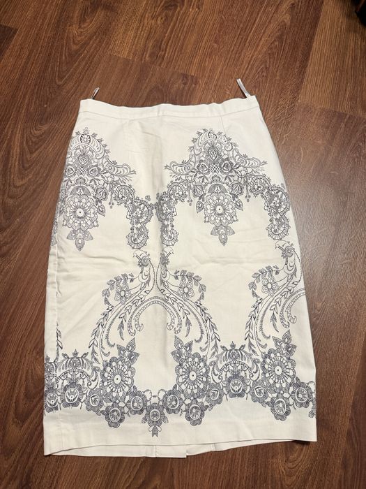 Fusta cu imprimeu floral