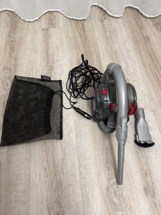 Aspirator auto Black+Decker