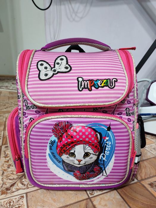 Продам школьный рюкзак ортопедический за 3000