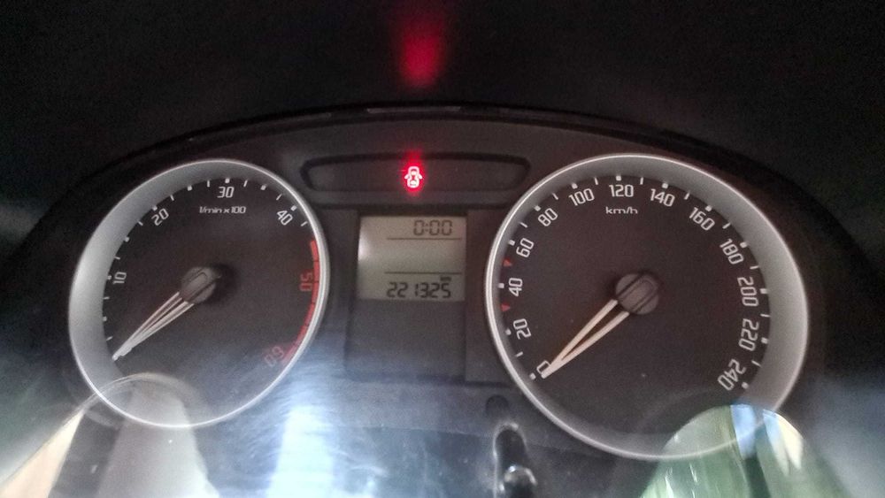 Vand Skoda Fabia lovita/pentru piese