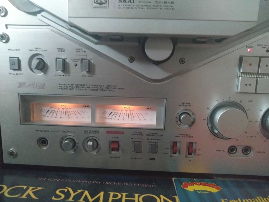 AKAI GX-646  Auto Reverse/ 6-Head/cu Role si Adaptoare