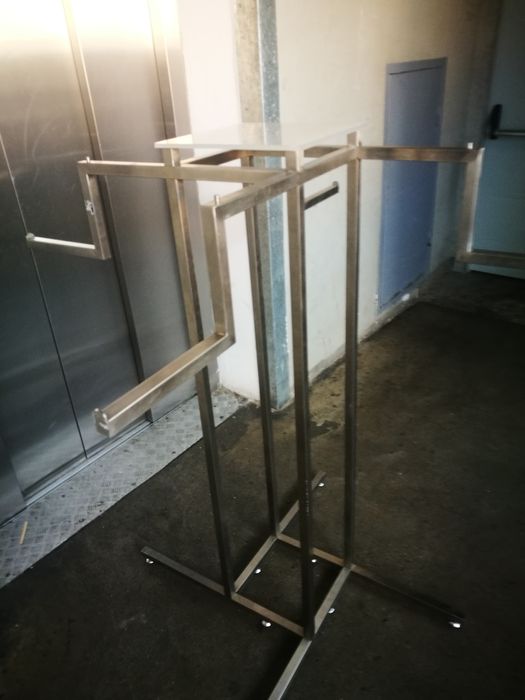 Suport pentru  umerașe