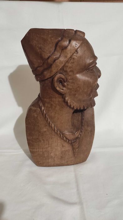 Дърворезба - масивен бюст на африканец