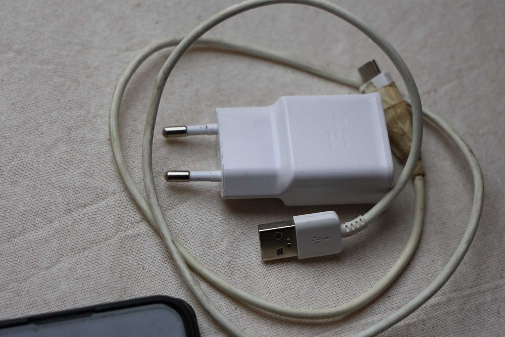 Samsung Galaxy M11 Dual-SIM 3 GB RAM + 32 GB вградена памет + слот SD