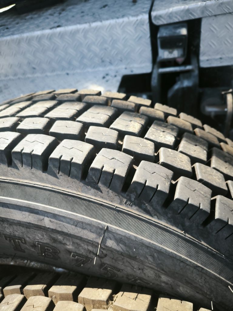 Гуми 295/80/22.5