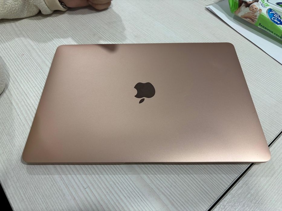 Срочно продам macbook air m1