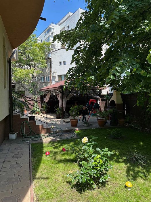 Proprietar inchiriez ,vila singur curte,Mall Vitan S+P+Et1