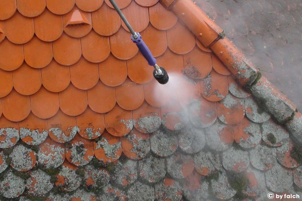 Alpinism utilitar, curatare fatade, acoperisuri prin hidrosablare