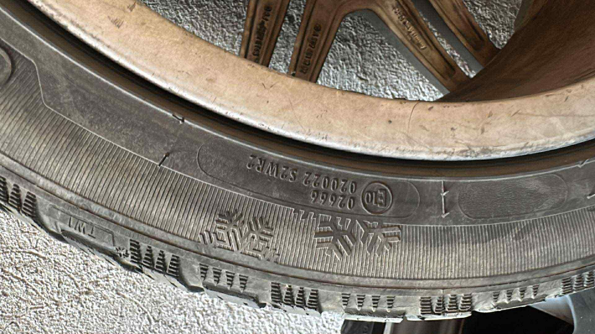 Гуми със джанти за Mercedes R18