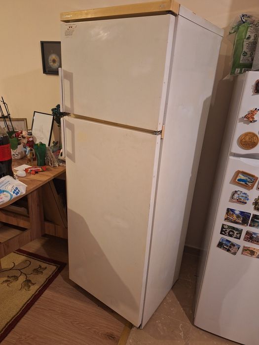Хладилник с фризер