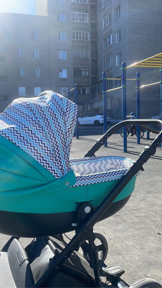 Продам классную коляску