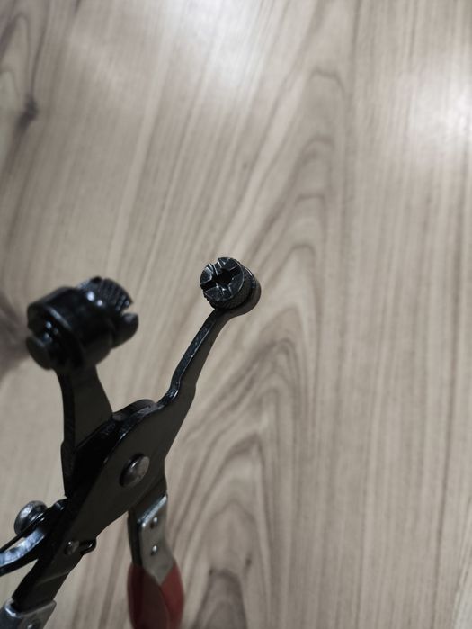 Клещи за скоби за водни съединения