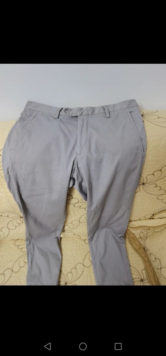 Pantaloni bigotti