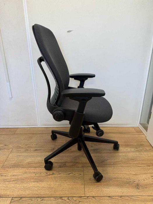 Refurbished Steelcase Leap V2 3d Knit