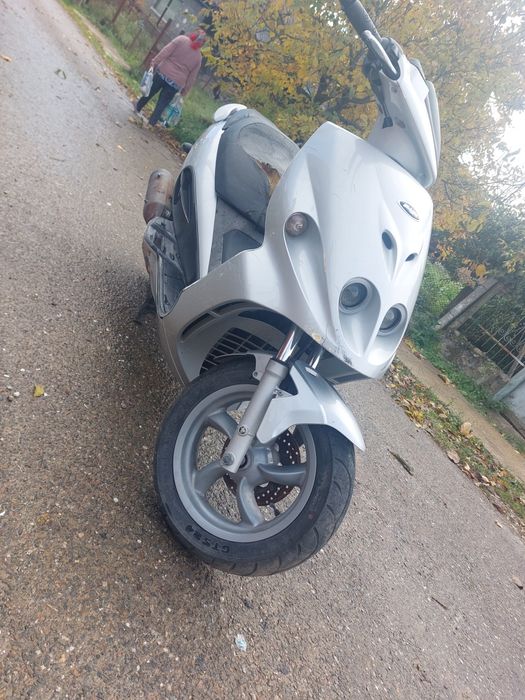 Vând scuter malaguti phanton max 125