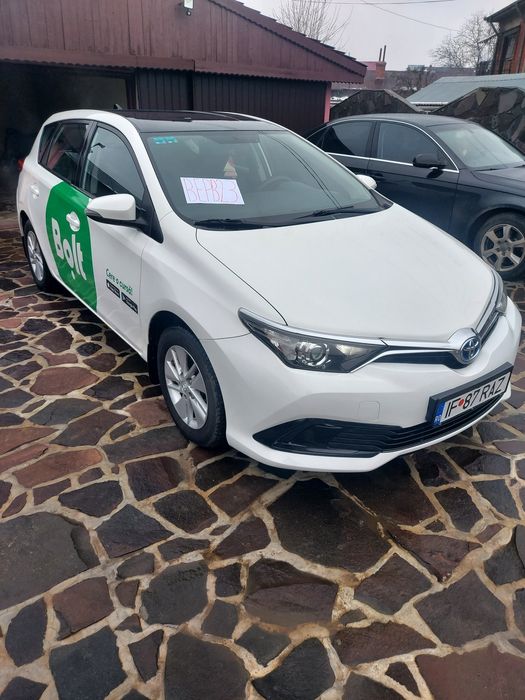 Toyota auris-hibrid-automata