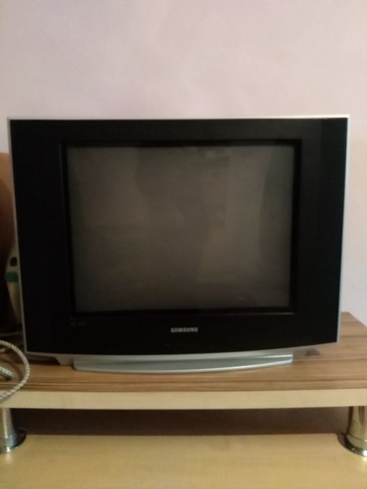 Телевизор рабочий.