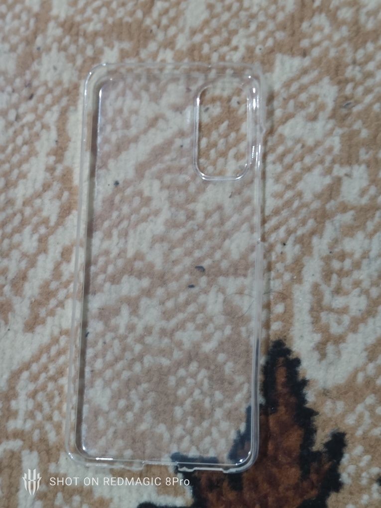 Samsung s20 има само лако забелешки