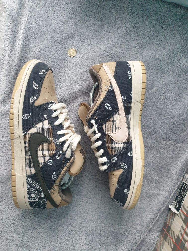 Nike SB Dunk Low Travis Scott (Special Box)