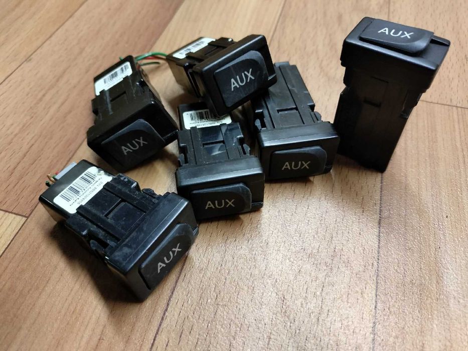 Продам Адаптер магнитолы Разъём AUX Lexus / Toyota