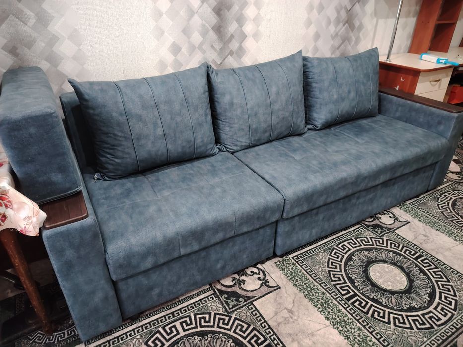Продам угловой диван трансформер
