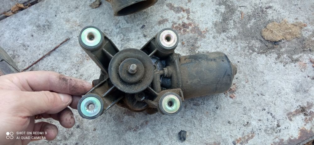 Моторчик дворников нисан