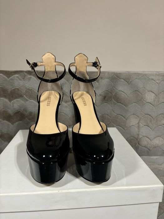 Guess pumps Calane (tocuri cu platforma Guess,stare foarte buna)