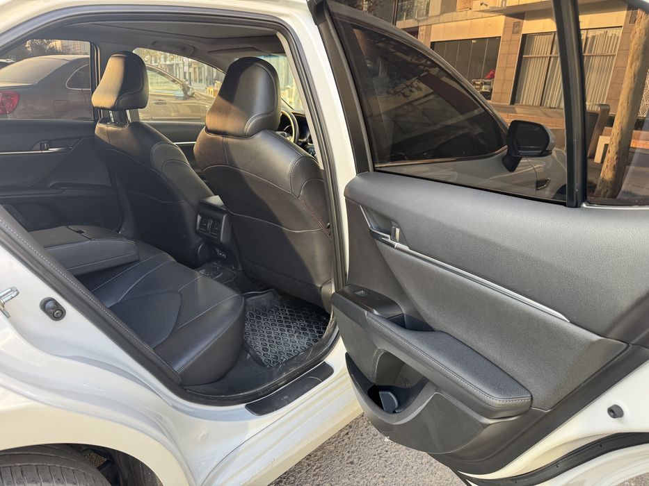 Toyota Camry 75 2023