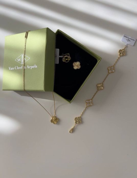 Комплект Van Cleef & Arpels Gold