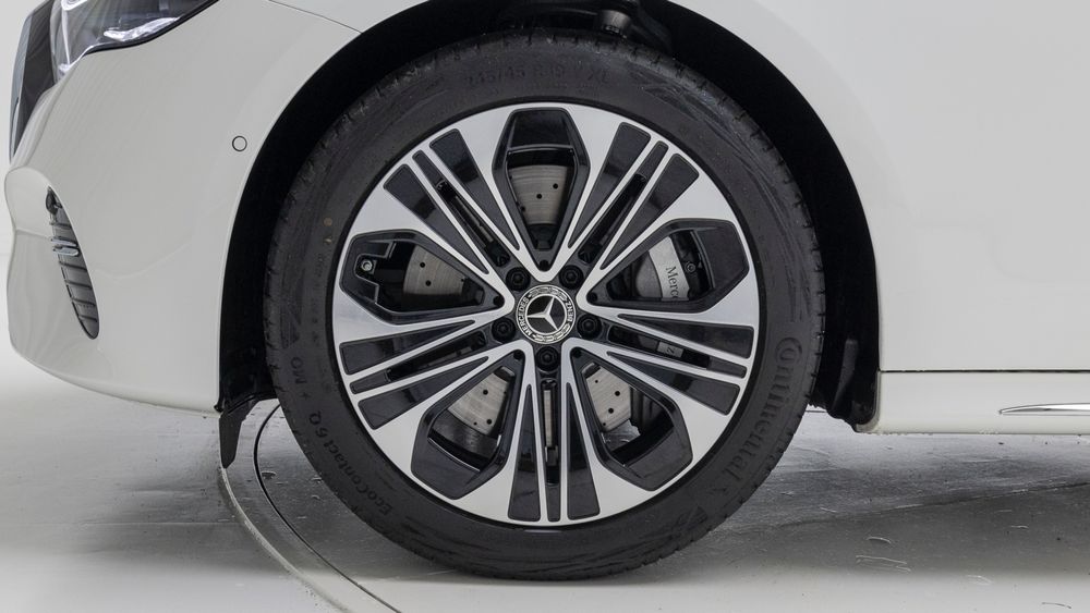 Mercedes-Benz E-Class E350e 4MATIC

85 969 $