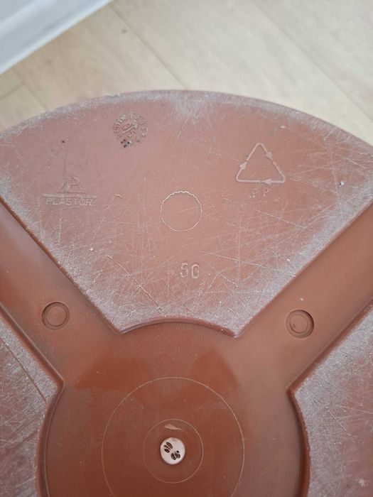 Ghiveci mare de flori din plastic