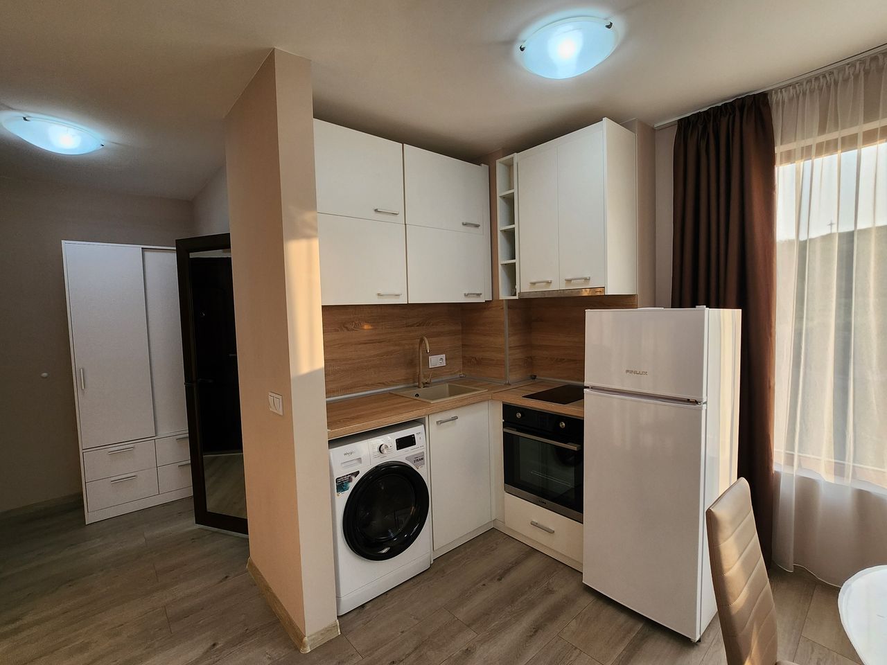Продава се Ателие в Бургас, Меден рудник - зона Д - 44 кв.м за 1444 €/кв.м - Снимка #2