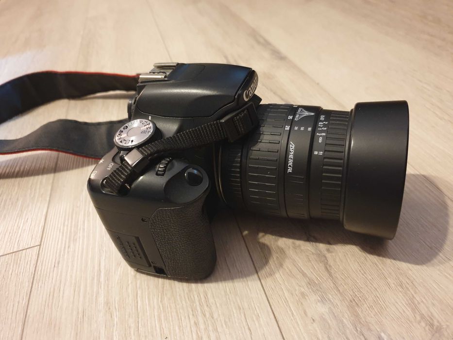 Vand camera foto Canon 500D cu obiectiv