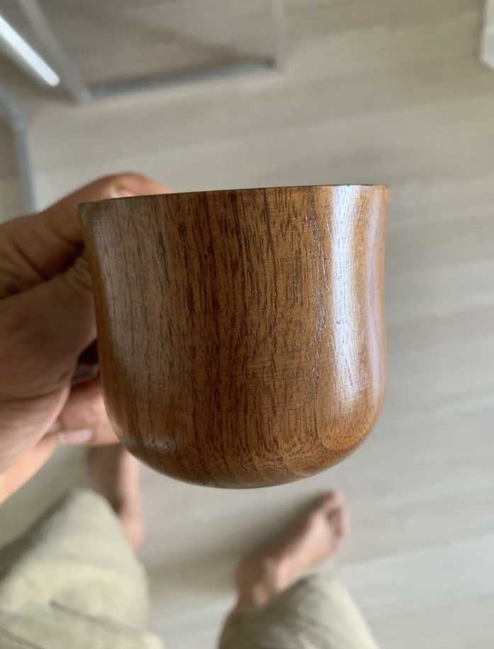 Дървена малка чаша с дръжка