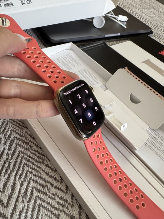 Apple watch series8 gps+cellular 45 mm Gold Stainless Steel Case