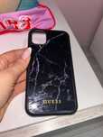 Guess iphone 11 кейс