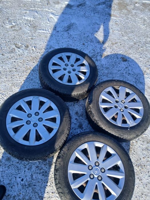 Продам шины  б/у срочно как новые