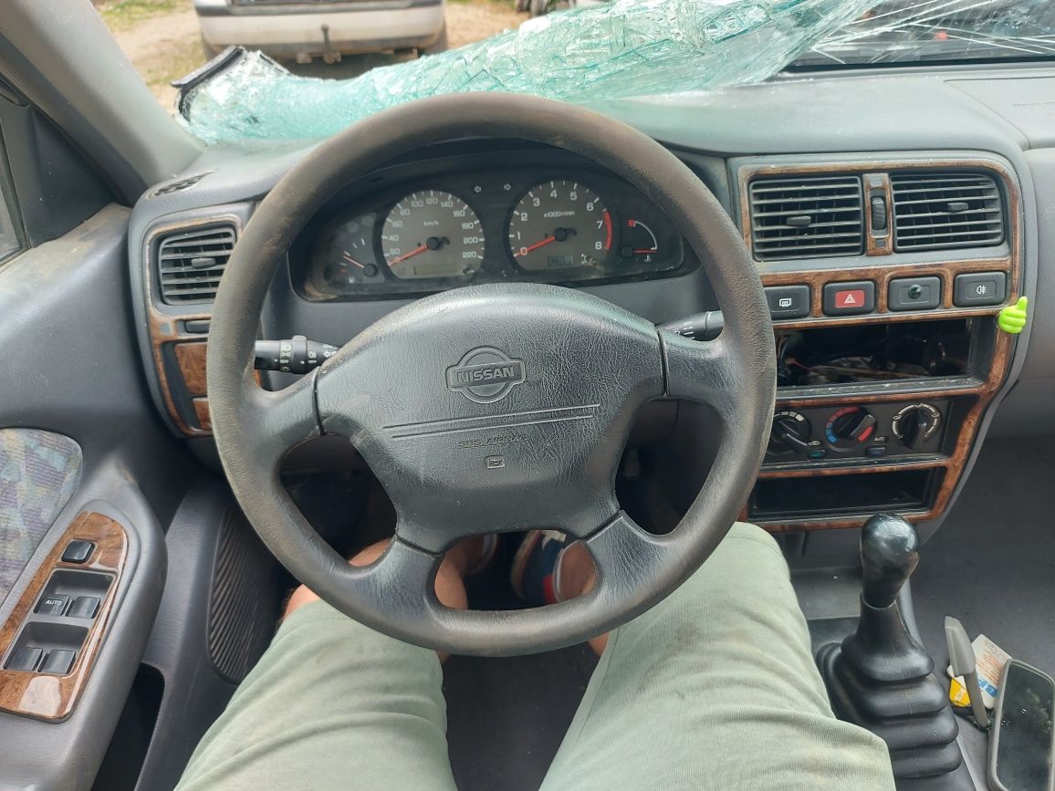 Nissan Almera 1.4i на части !!!