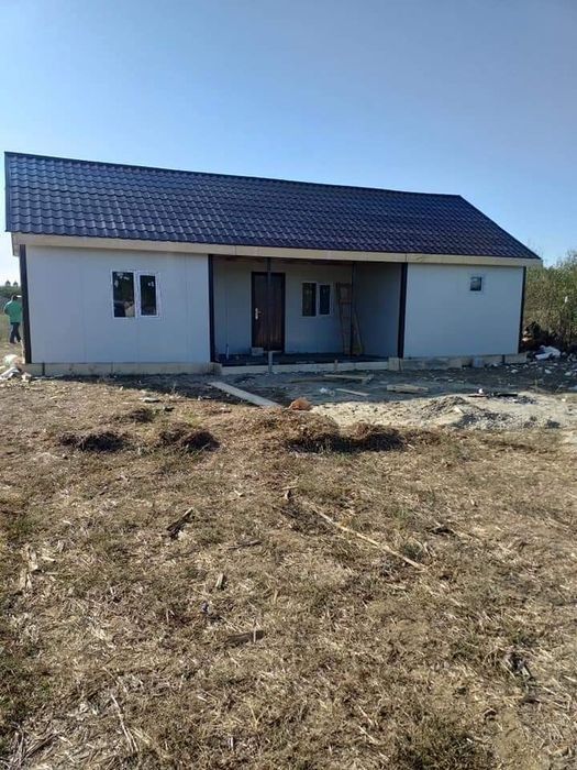 Vând casă modulare  din panouri sandwich sau din lemn