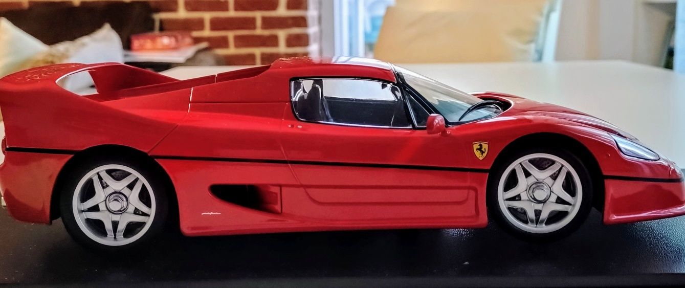 Macheta Ferrari F50 Hardtop 1995 rosie KK Scale 1/18