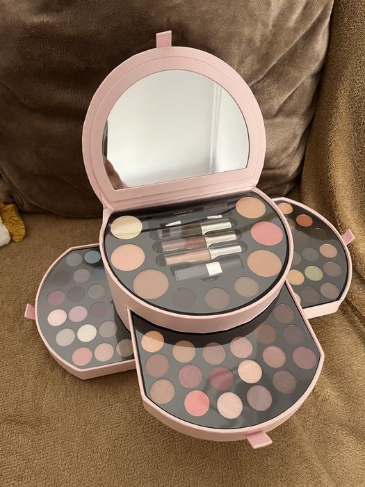 Vand Trusa Douglas Make-up