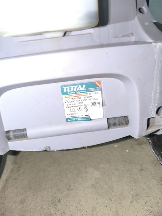 Karcher total  220-240 V ~50Hz  2500W