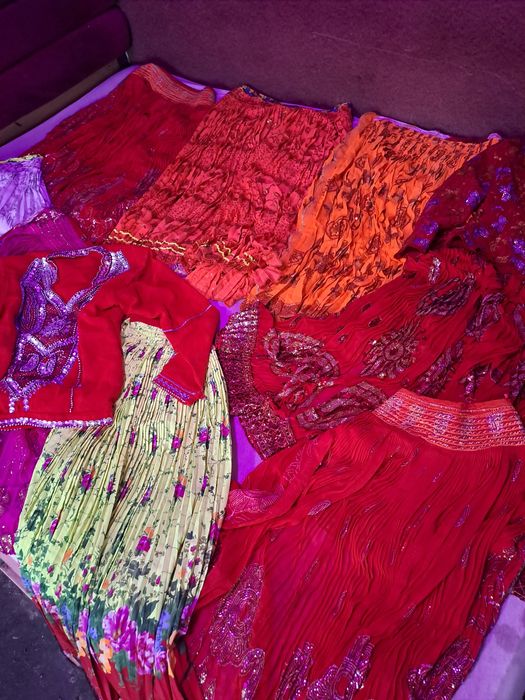 Fuste țigănești bluze țigănești 300 ron