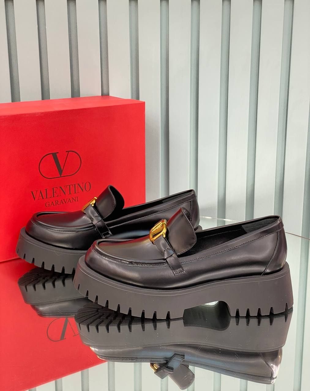 Нови обувки луфъри Valentino 40 номер