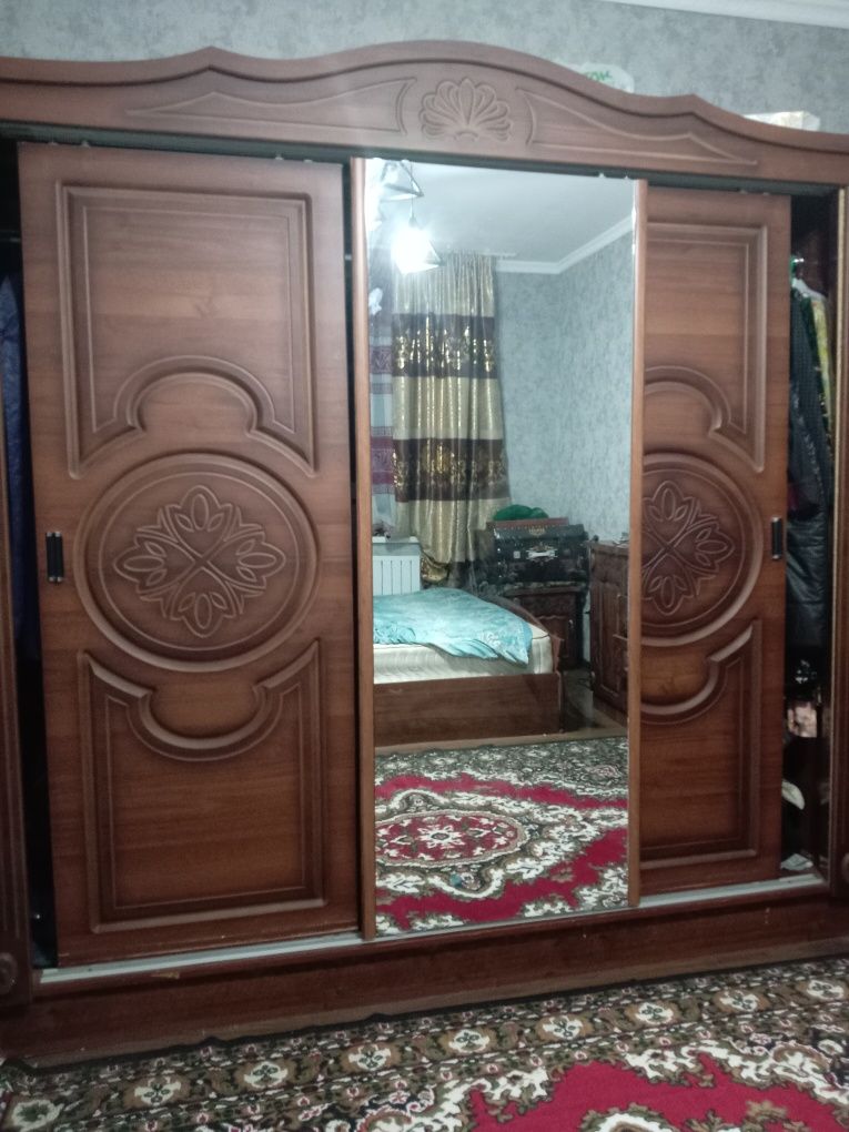 спалный диван комплект сотилади холати яхши